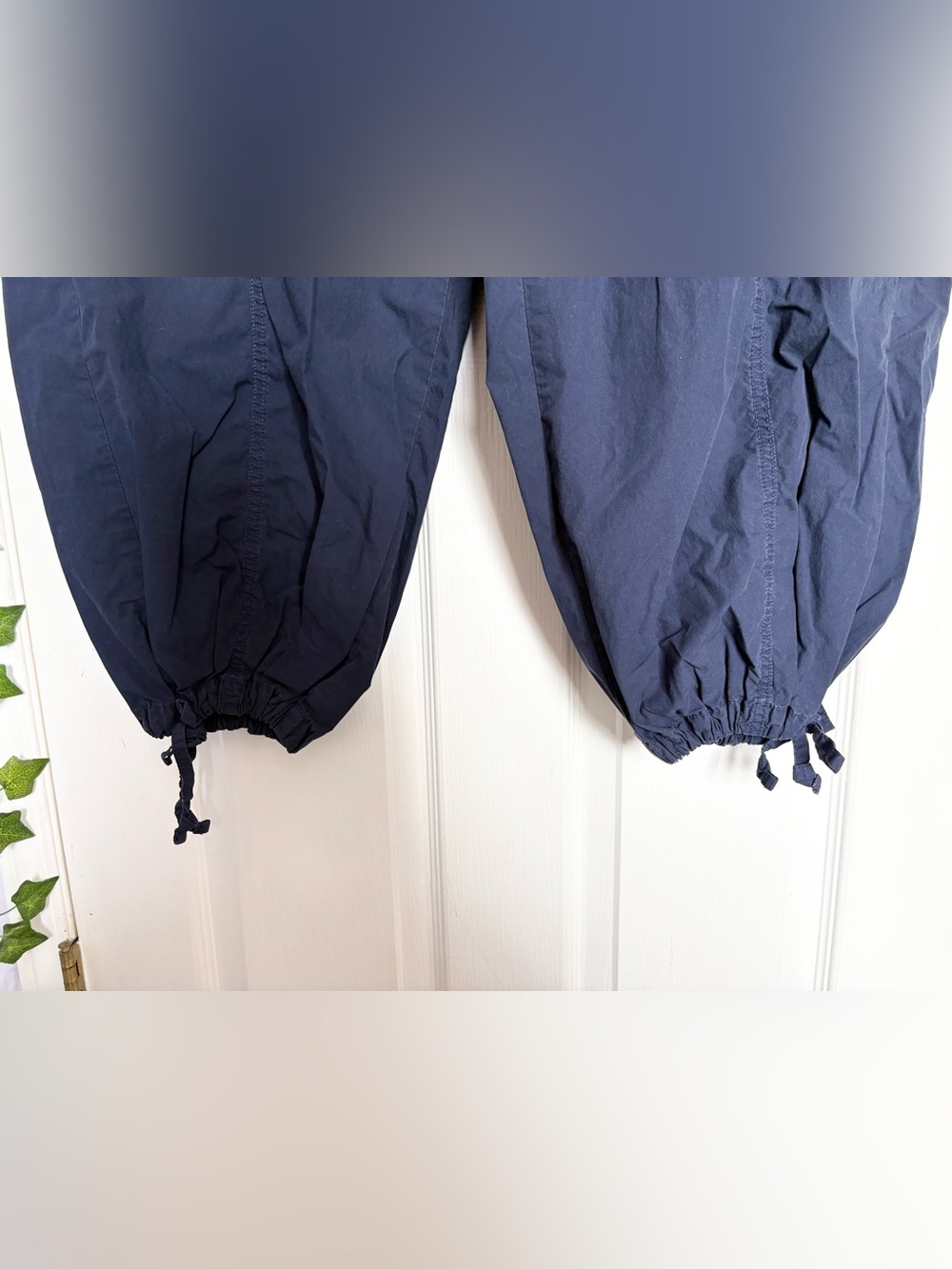 Aerie Navy Baggy/Wide leg Cargo Pants with Drawstring Cuffs - Picture 5 of 8